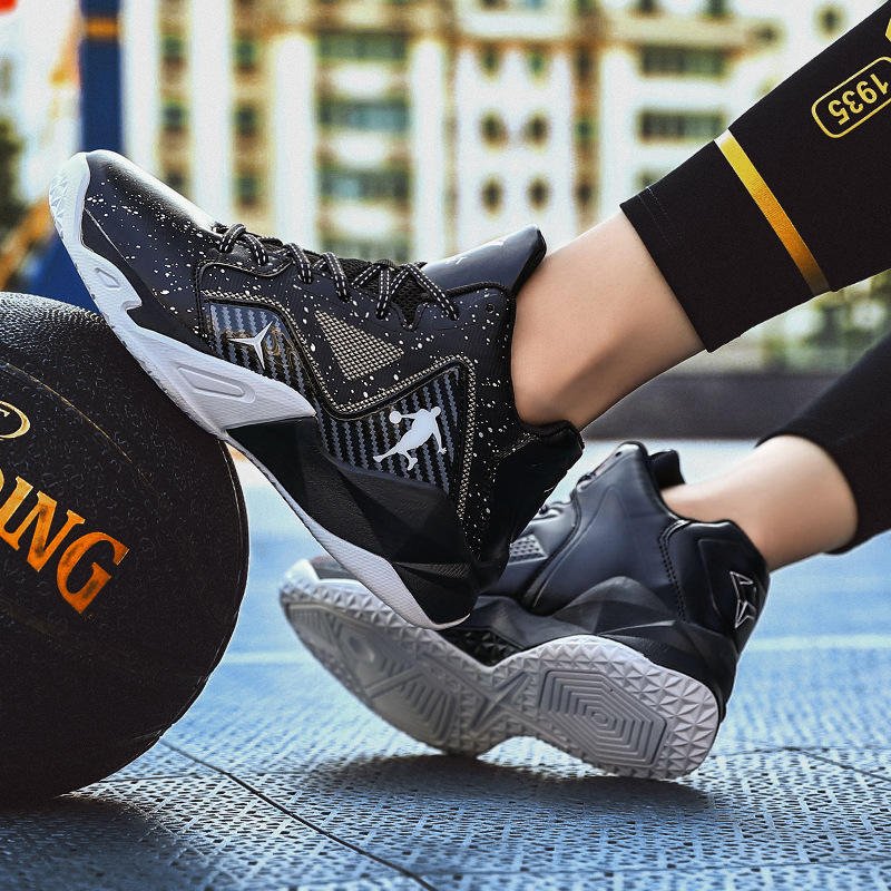 Basketball Shoes – Men & Women High Top Lace-up Sneakers