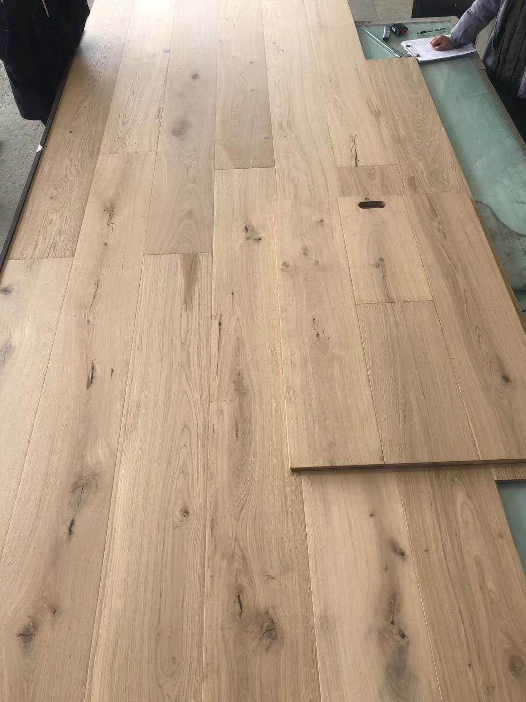 Oak Brushing Pre-Finished Select Grade Luxury Engineered Hardwood Flooring for Indoor Use