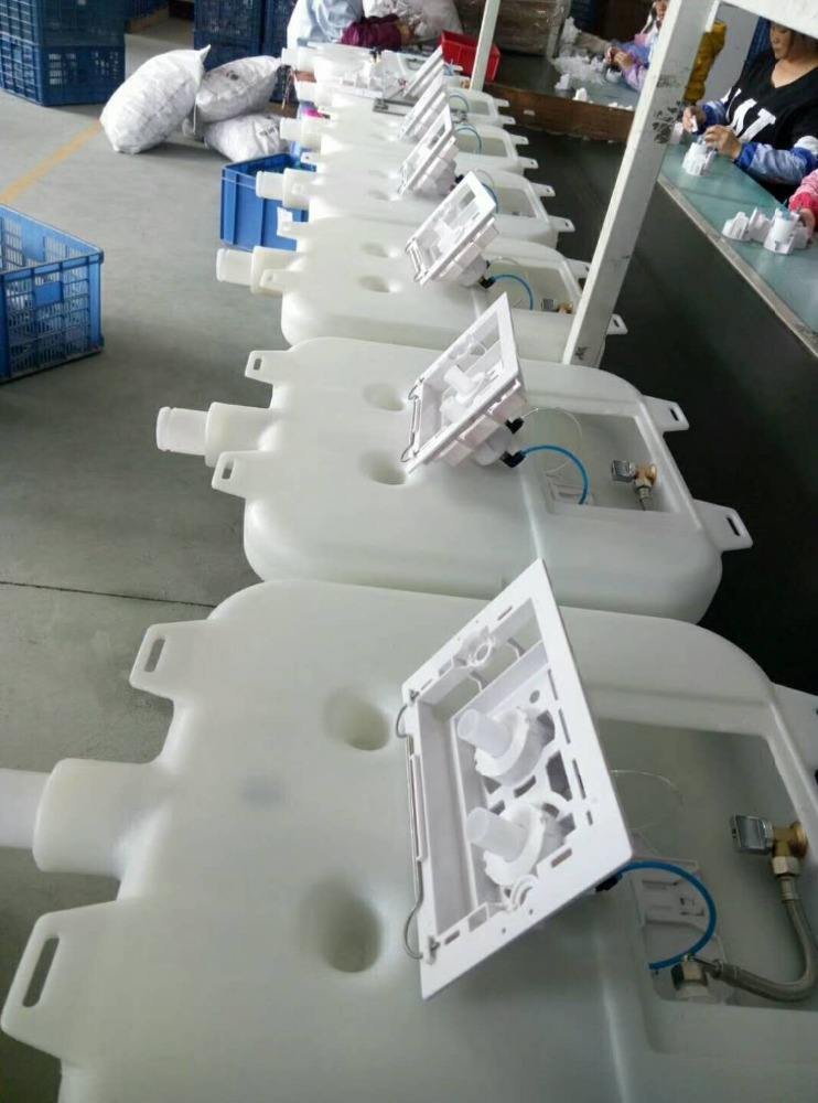 Plastic Bathroom Toilet Wall Hung Toilet Water Tank Concealed Cistern